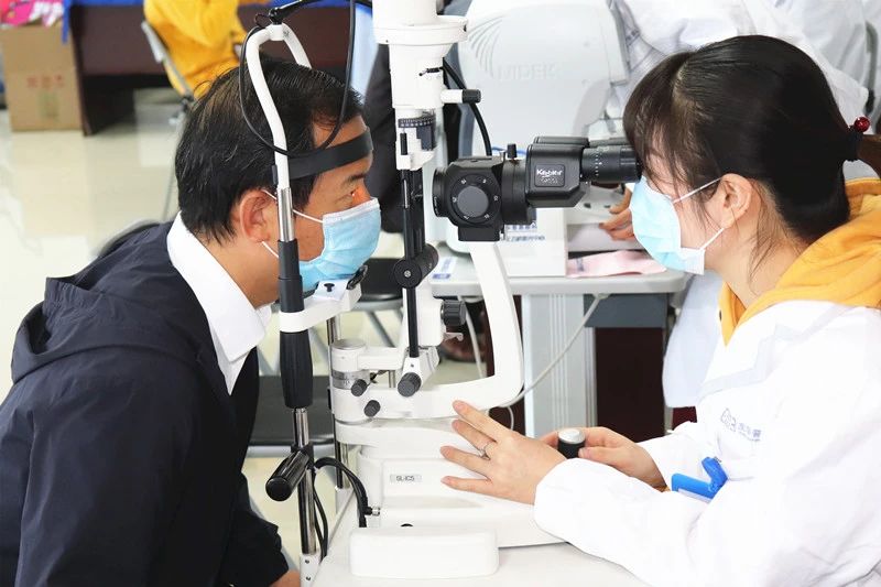 友华普惠眼科近视检查